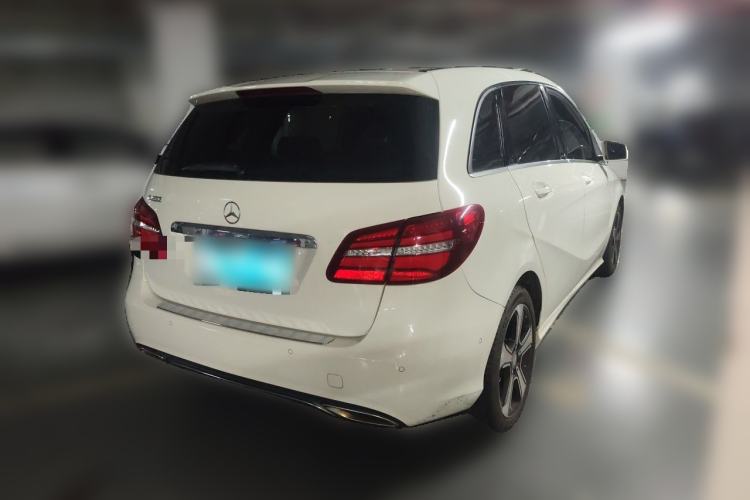 Used Mercedes-Benz B-Class 2015 B 200 Fashion Model Rear Right 45 Deg