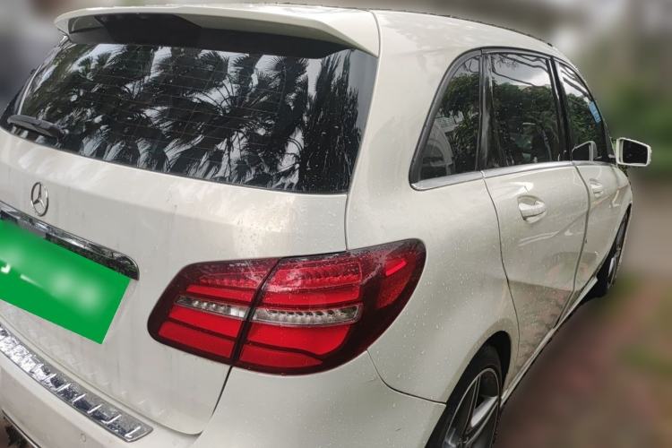 Used Mercedes-Benz B-Class 2015 B 200 Fashion Model Rear Right 45 Deg