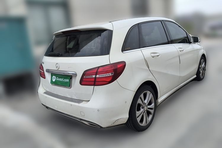 Used Mercedes-Benz B-Class 2015 B 200 Fashion Model Rear Right 45 Deg