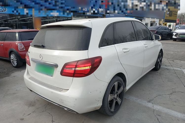 Used Mercedes-Benz B-Class 2015 B 200 Fashion Model Rear Right 45 Deg