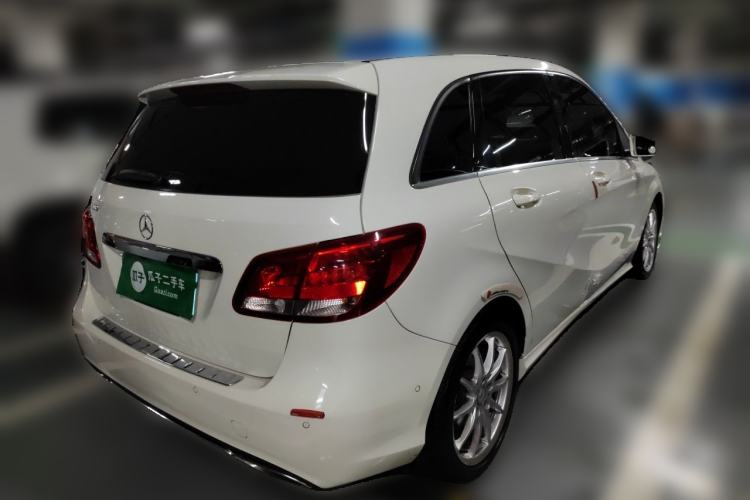 Used Mercedes-Benz B-Class 2015 B 200 Sport Edition Rear Right 45 Deg