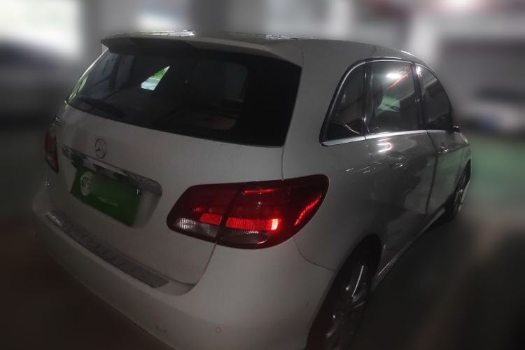 Used Mercedes-Benz B-Class 2015 B 200 Sport Edition Rear Right 45 Deg