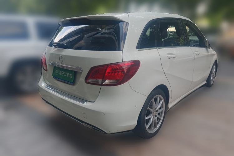 Used Mercedes-Benz B-Class 2015 B 200 Sport Edition Rear Right 45 Deg