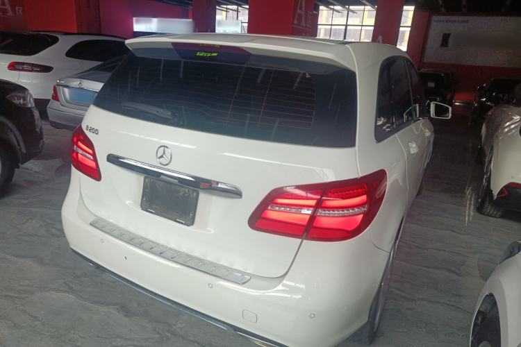 Used Mercedes-Benz B-Class 2015 B 200 Fashion Model Rear Right 45 Deg