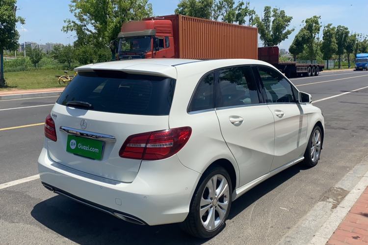 Used Mercedes-Benz B-Class 2015 B 200 Fashion Model Rear Right 45 Deg