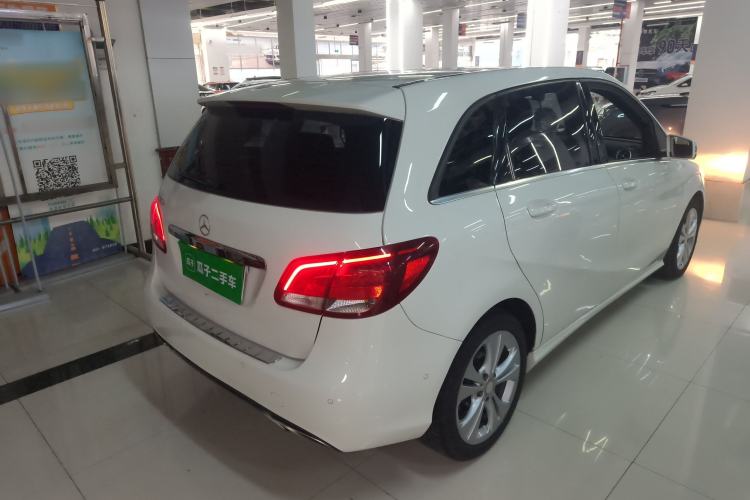 Used Mercedes-Benz B-Class 2015 B 200 Sport Edition Rear Right 45 Deg