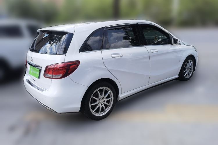 Used Mercedes-Benz B-Class 2015 B 200 Fashion Model Rear Right 45 Deg