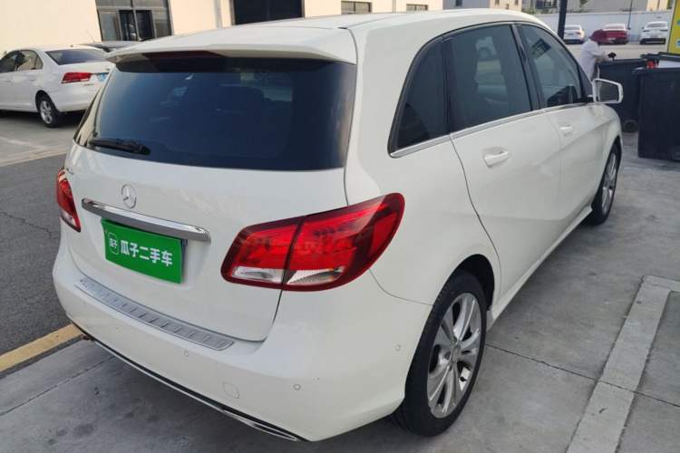 Used Mercedes-Benz B-Class 2015 B 200 Sport Edition Rear Right 45 Deg