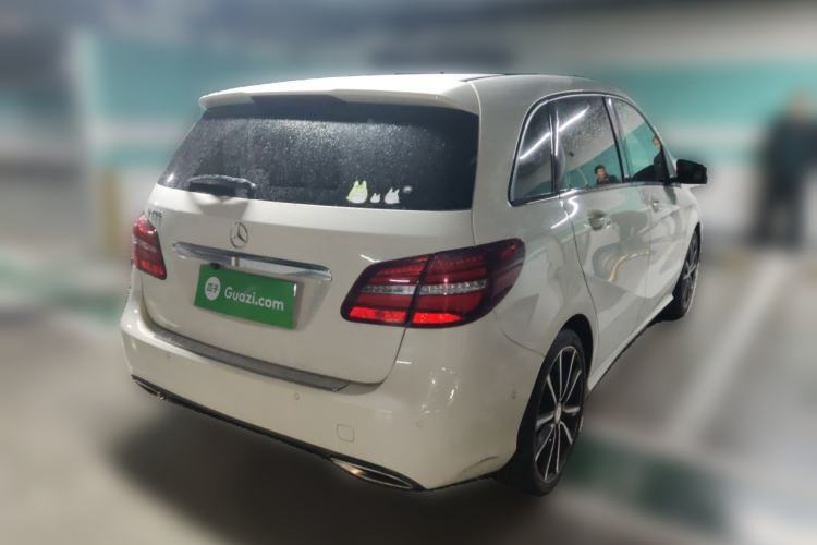 Used Mercedes-Benz B-Class 2015 B 200 Luxury Model Rear Right 45 Deg