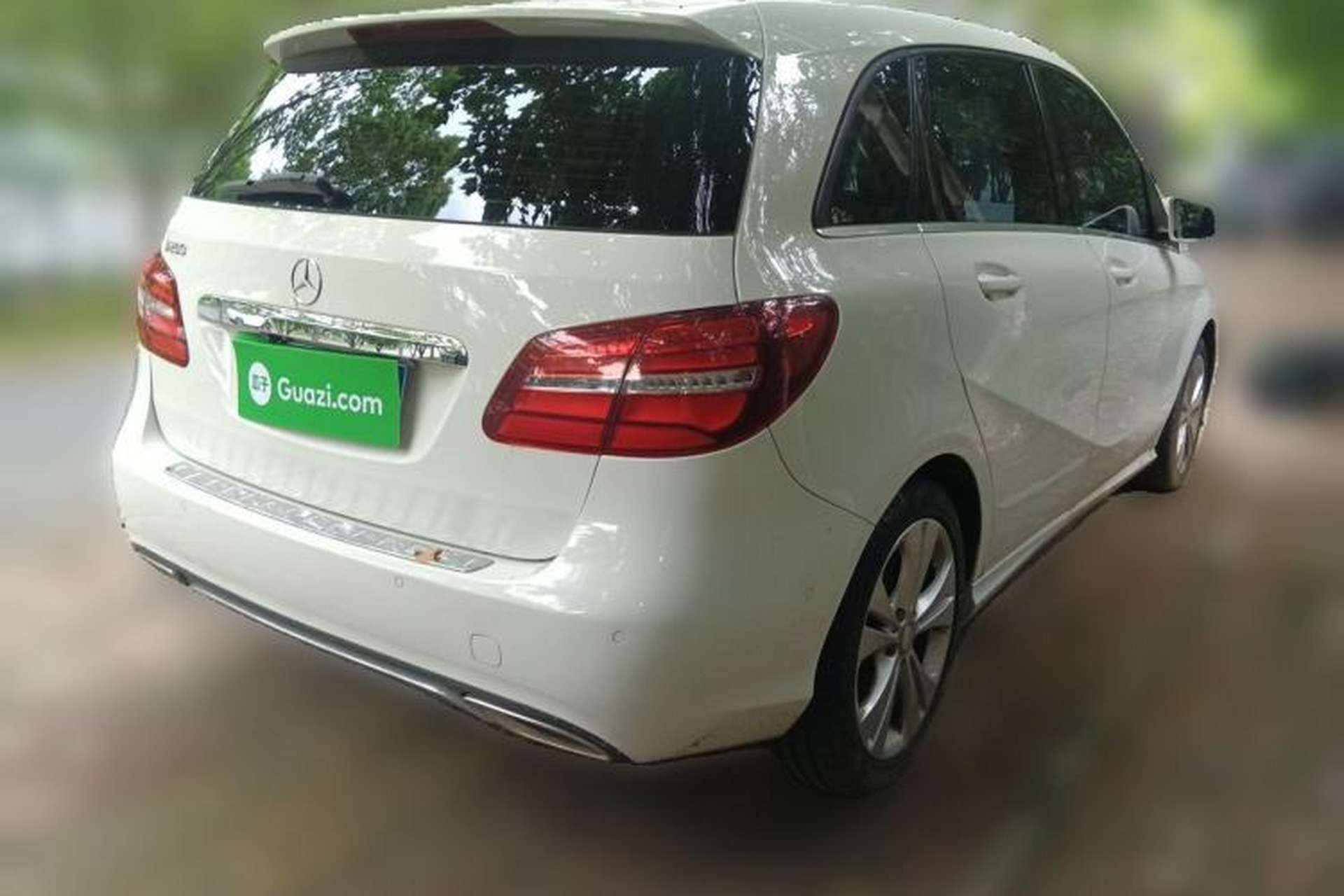 Used Mercedes-Benz B-Class 2015 B 200 Fashion Model Rear Right 45 Deg