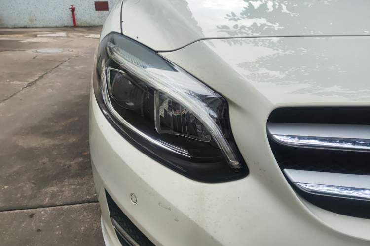 Used Mercedes-Benz B-Class 2015 B 200 Fashion Model Right Front Headlight