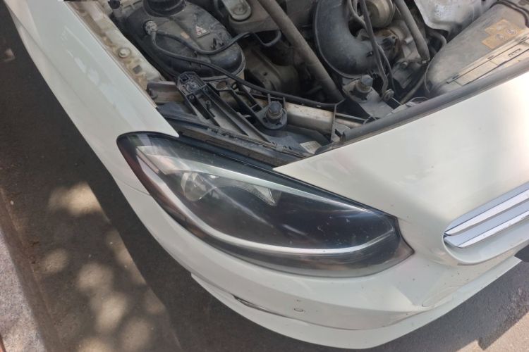 Used Mercedes-Benz B-Class 2015 B 200 Sport Edition Right Front Headlight