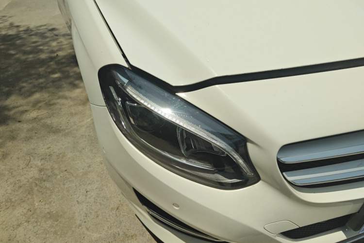 Used Mercedes-Benz B-Class 2015 B 200 Fashion Model Right Front Headlight