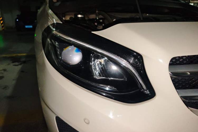 Used Mercedes-Benz B-Class 2015 B 200 Fashion Model Right Front Headlight