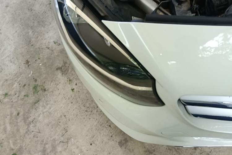 Used Mercedes-Benz B-Class 2015 B 200 Sport Edition Right Front Headlight