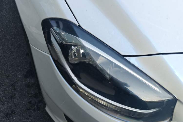 Used Mercedes-Benz B-Class 2015 B 200 Sport Edition Right Front Headlight