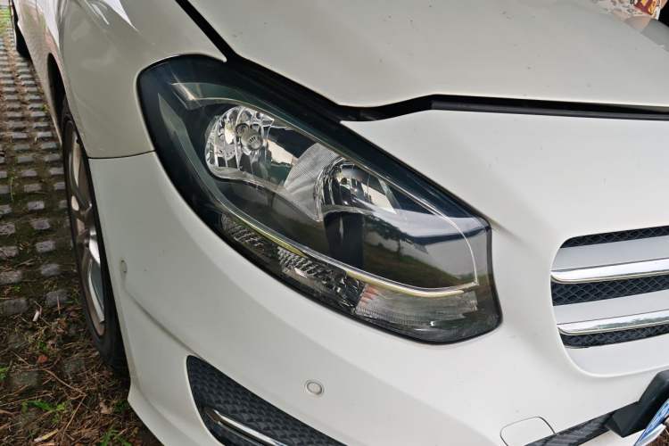 Used Mercedes-Benz B-Class 2015 B 200 Sport Edition Right Front Headlight
