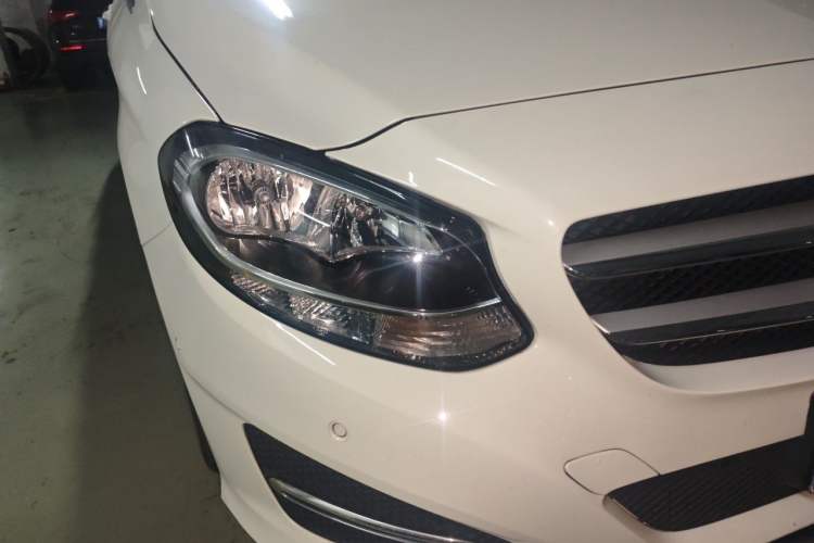 Used Mercedes-Benz B-Class 2015 B 200 Sport Edition Right Front Headlight