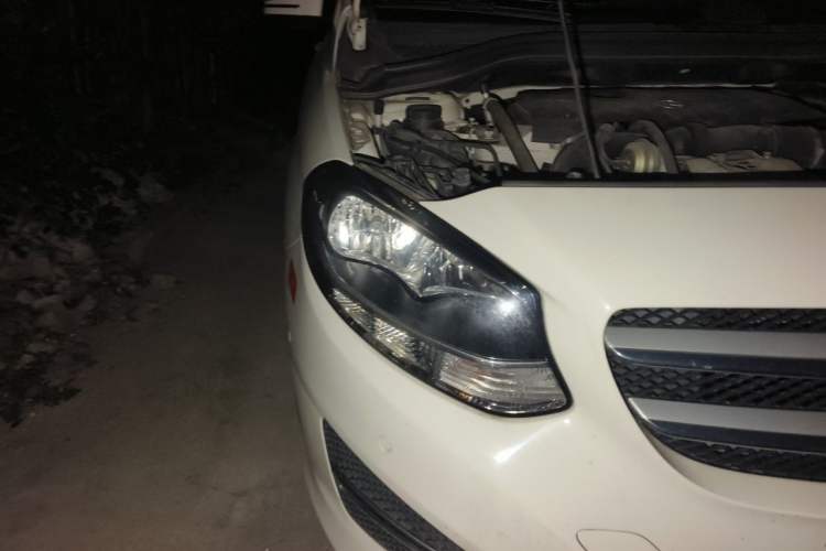 Used Mercedes-Benz B-Class 2015 B 200 Sport Edition Right Front Headlight