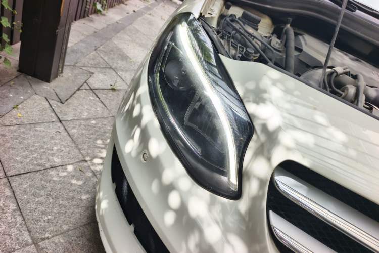 Used Mercedes-Benz B-Class 2015 B 260 Sport Edition Right Front Headlight