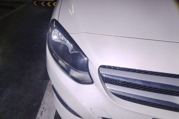 Used Mercedes-Benz B-Class 2015 B 200 Sport Edition Right Front Headlight