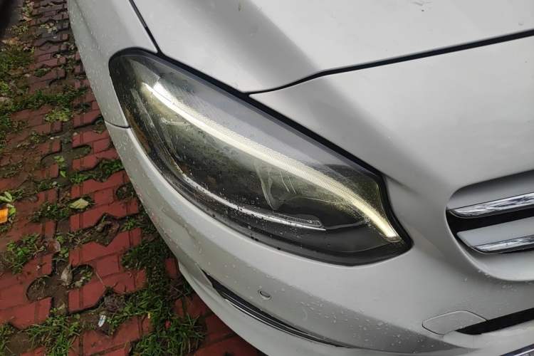 Used Mercedes-Benz B-Class 2015 B 200 Fashion Model Right Front Headlight