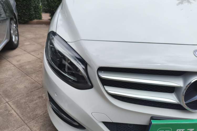 Used Mercedes-Benz B-Class 2015 B 200 Fashion Model Right Front Headlight