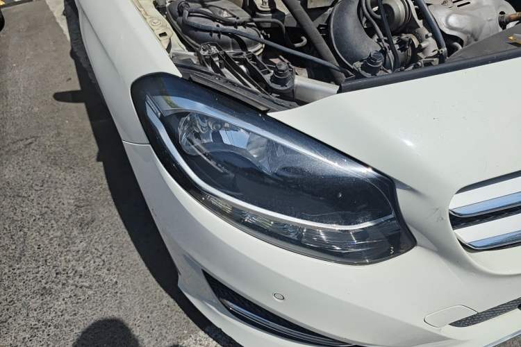 Used Mercedes-Benz B-Class 2015 B 200 Sport Edition Right Front Headlight