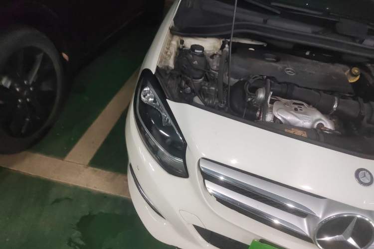 Used Mercedes-Benz B-Class 2015 B 200 Sport Edition Right Front Headlight