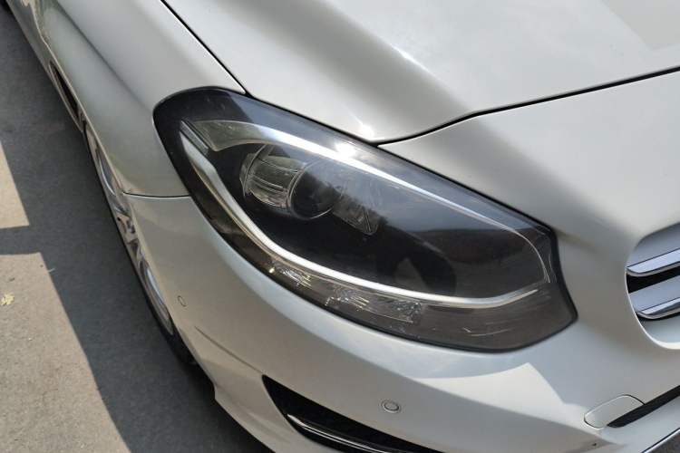 Used Mercedes-Benz B-Class 2015 B 200 Sport Edition Right Front Headlight
