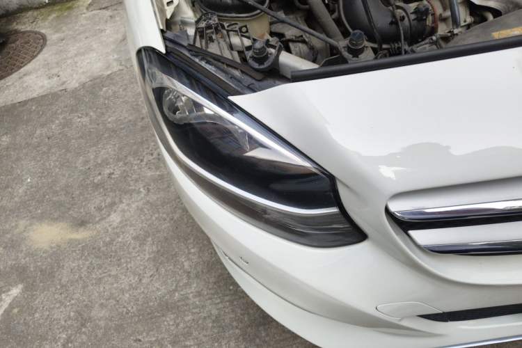 Used Mercedes-Benz B-Class 2015 B 200 Sport Edition Right Front Headlight