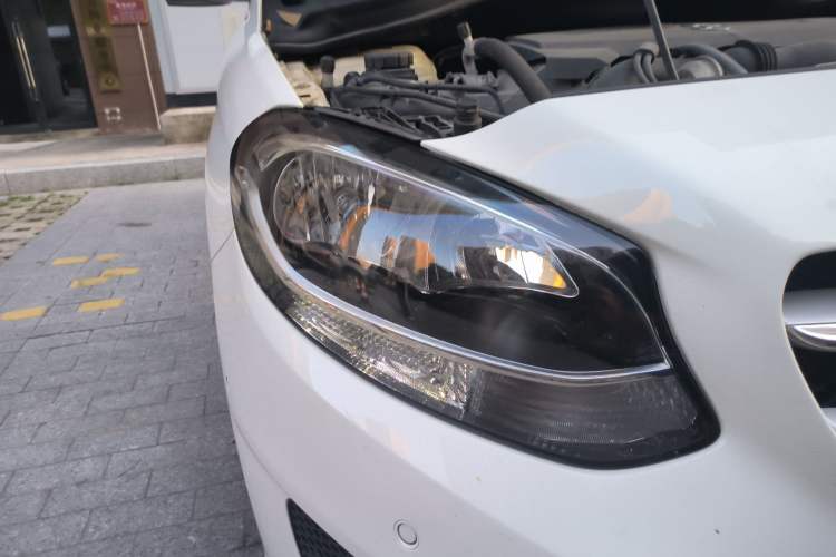 Used Mercedes-Benz B-Class 2015 B 200 Sport Edition Right Front Headlight