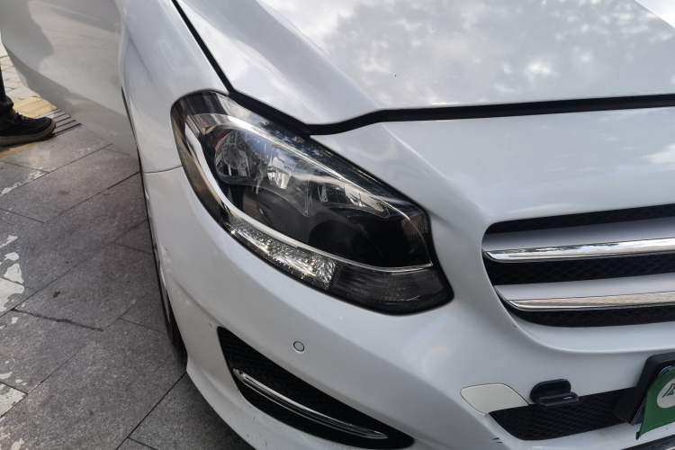Used Mercedes-Benz B-Class 2015 B 200 Fashion Model Right Front Headlight