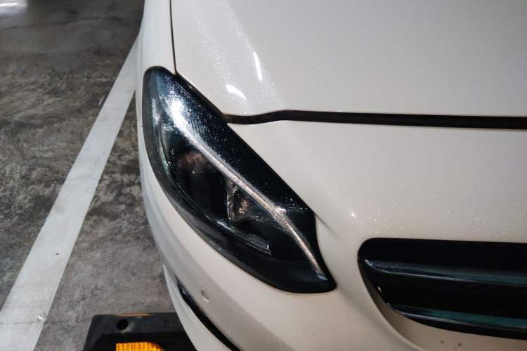 Used Mercedes-Benz B-Class 2015 B 200 Luxury Model Right Front Headlight