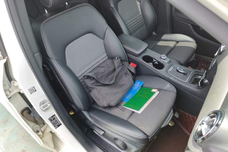 Used Mercedes-Benz B-Class 2015 B 200 Sport Edition Right Front Seat