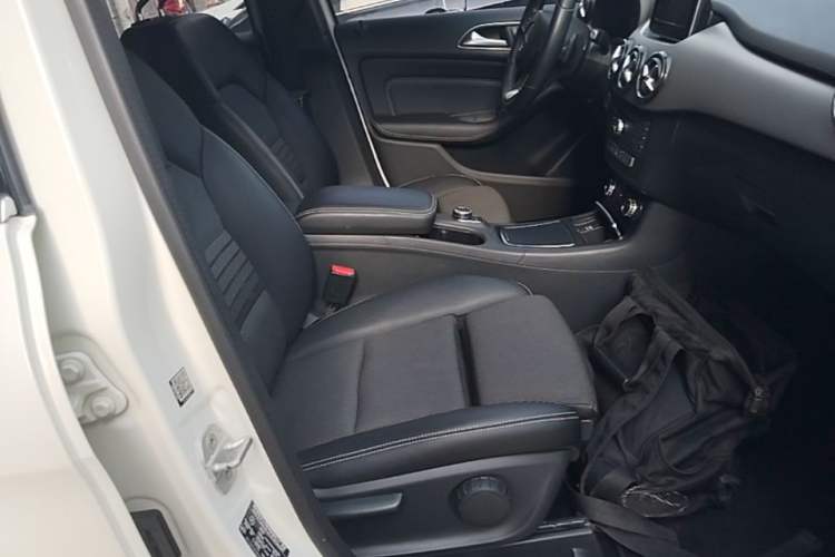 Used Mercedes-Benz B-Class 2015 B 200 Sport Edition Right Front Seat