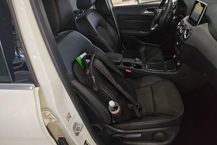 Used Mercedes-Benz B-Class 2015 B 200 Sport Edition Right Front Seat