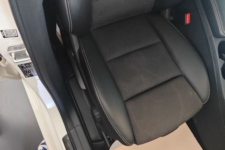 Used Mercedes-Benz B-Class 2015 B 200 Sport Edition Right Front Seat