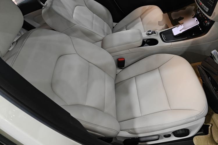 Used Mercedes-Benz B-Class 2015 B 200 Fashion Model Right Front Seat