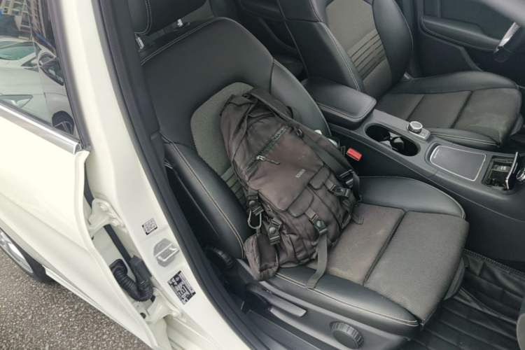 Used Mercedes-Benz B-Class 2015 B 200 Sport Edition Right Front Seat