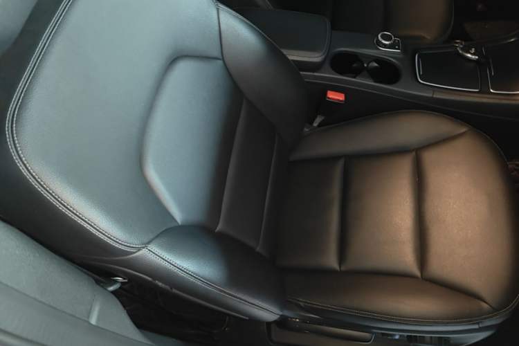 Used Mercedes-Benz B-Class 2015 B 200 Fashion Model Right Front Seat