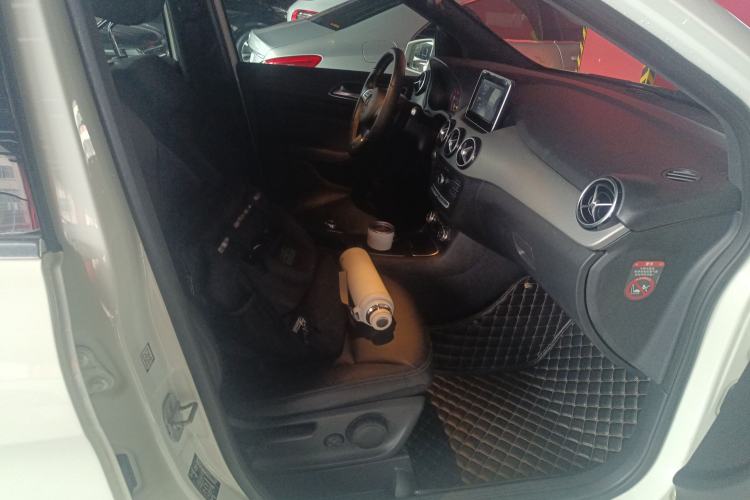Used Mercedes-Benz B-Class 2015 B 200 Fashion Model Right Front Seat