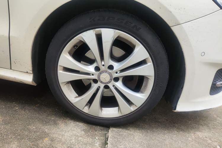 Used Mercedes-Benz B-Class 2015 B 200 Fashion Model Right Front Wheel Hub