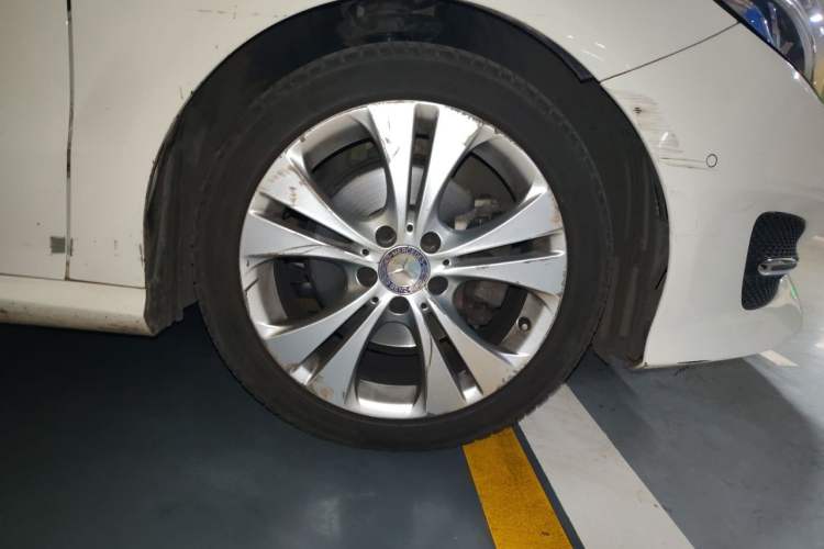 Used Mercedes-Benz B-Class 2015 B 200 Fashion Model Right Front Wheel Hub