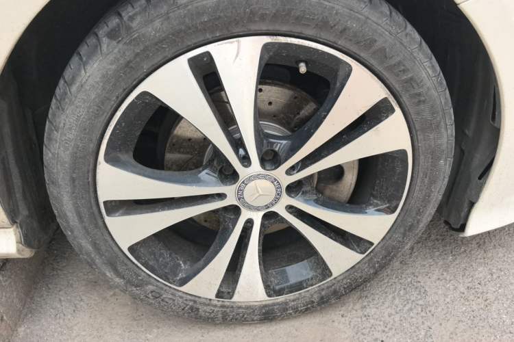 Used Mercedes-Benz B-Class 2015 B 200 Sport Edition Right Front Wheel Hub