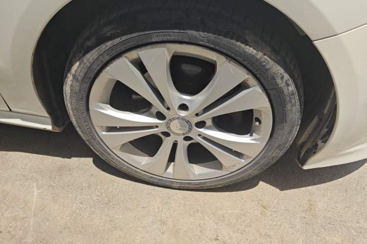 Used Mercedes-Benz B-Class 2015 B 200 Fashion Model Right Front Wheel Hub