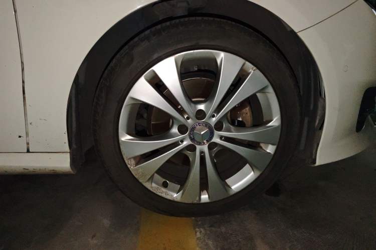 Used Mercedes-Benz B-Class 2015 B 200 Fashion Model Right Front Wheel Hub