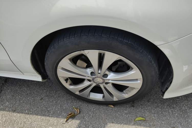 Used Mercedes-Benz B-Class 2015 B 200 Fashion Model Right Front Wheel Hub