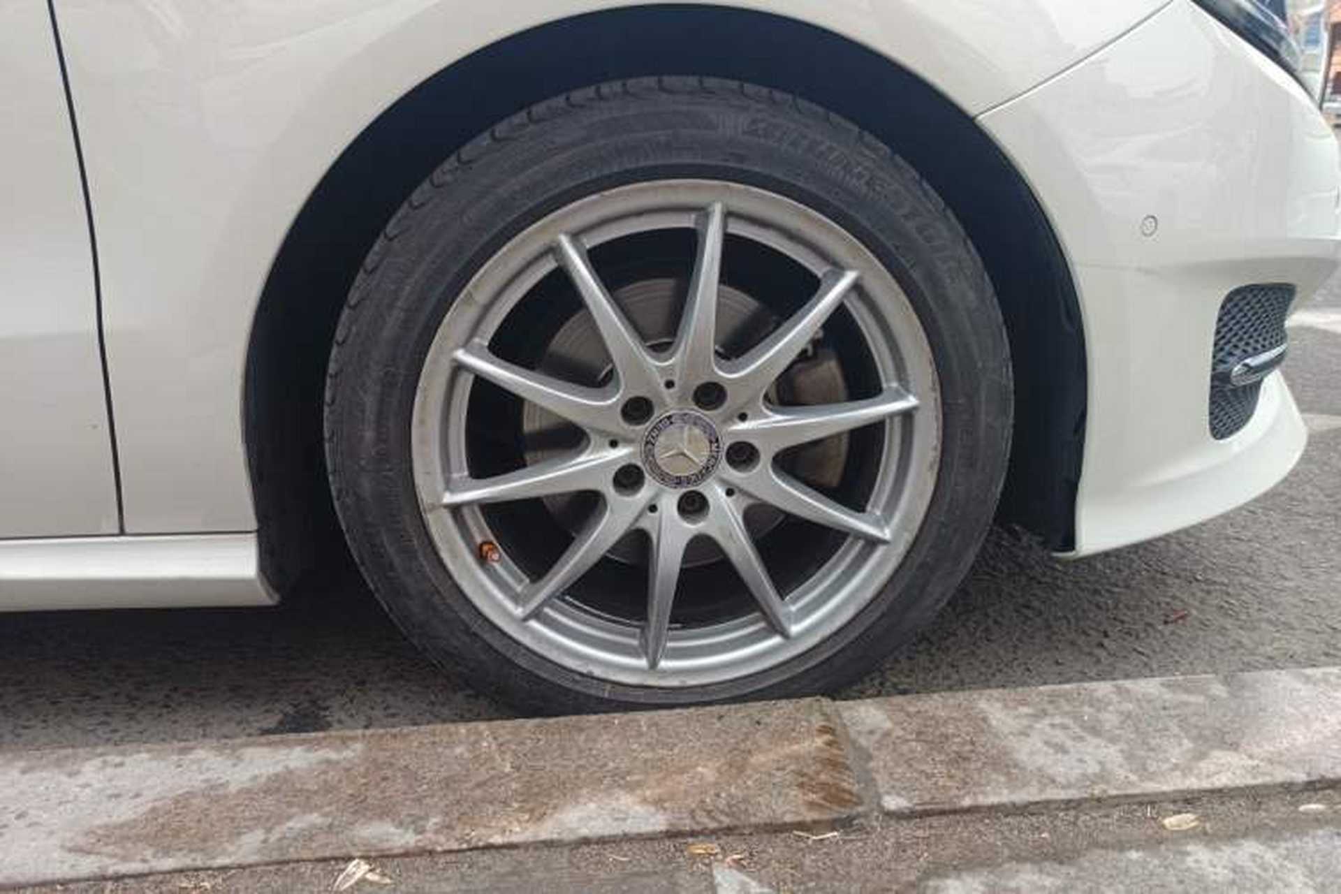 Used Mercedes-Benz B-Class 2015 B 200 Sport Edition Right Front Wheel Hub