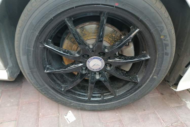 Used Mercedes-Benz B-Class 2015 B 200 Sport Edition Right Front Wheel Hub